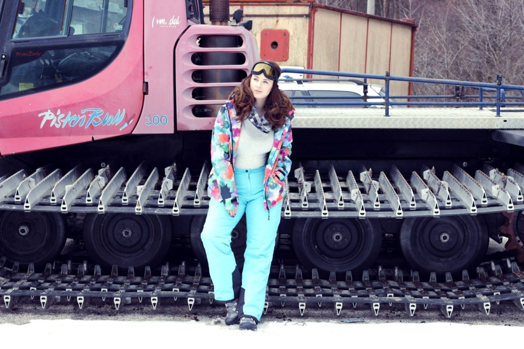 just play bunda nohavice lyžiarska lyžovanie kalnica lyže slovensky dizajn oblecenie blogerka ratrak
