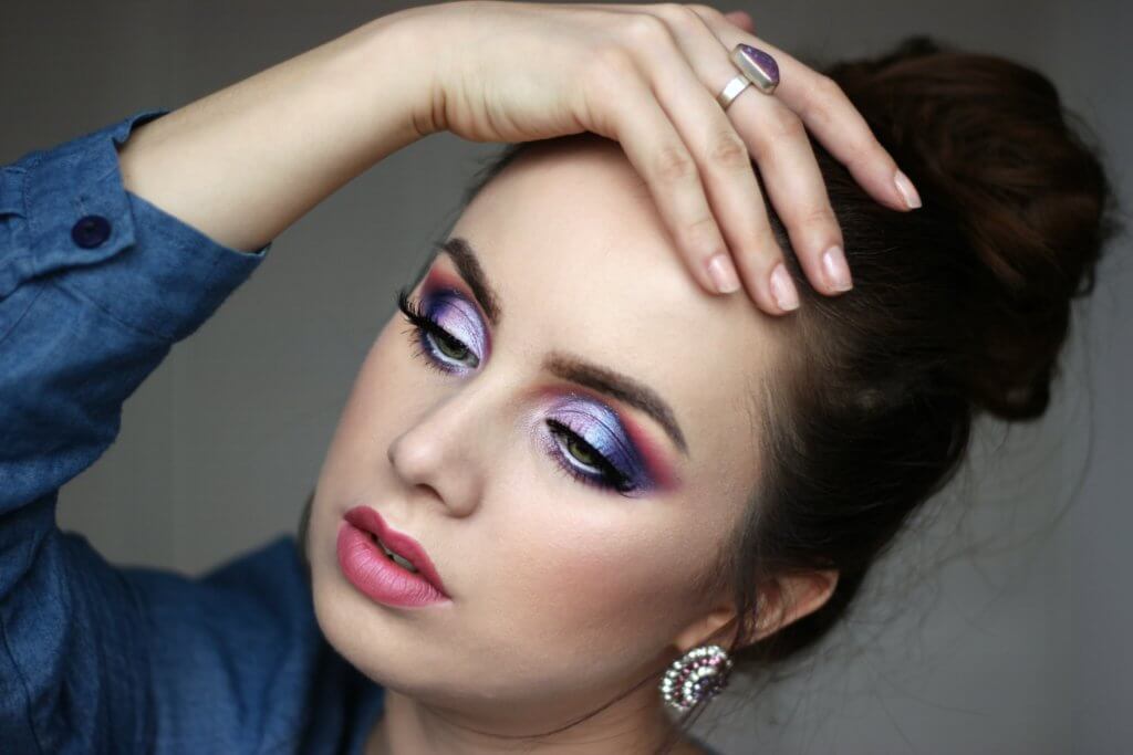 líčenie líčení vizáž inspirace makeup purple fialové glitter metalické juvias place the magic blog blogerka zelené oči green eyes