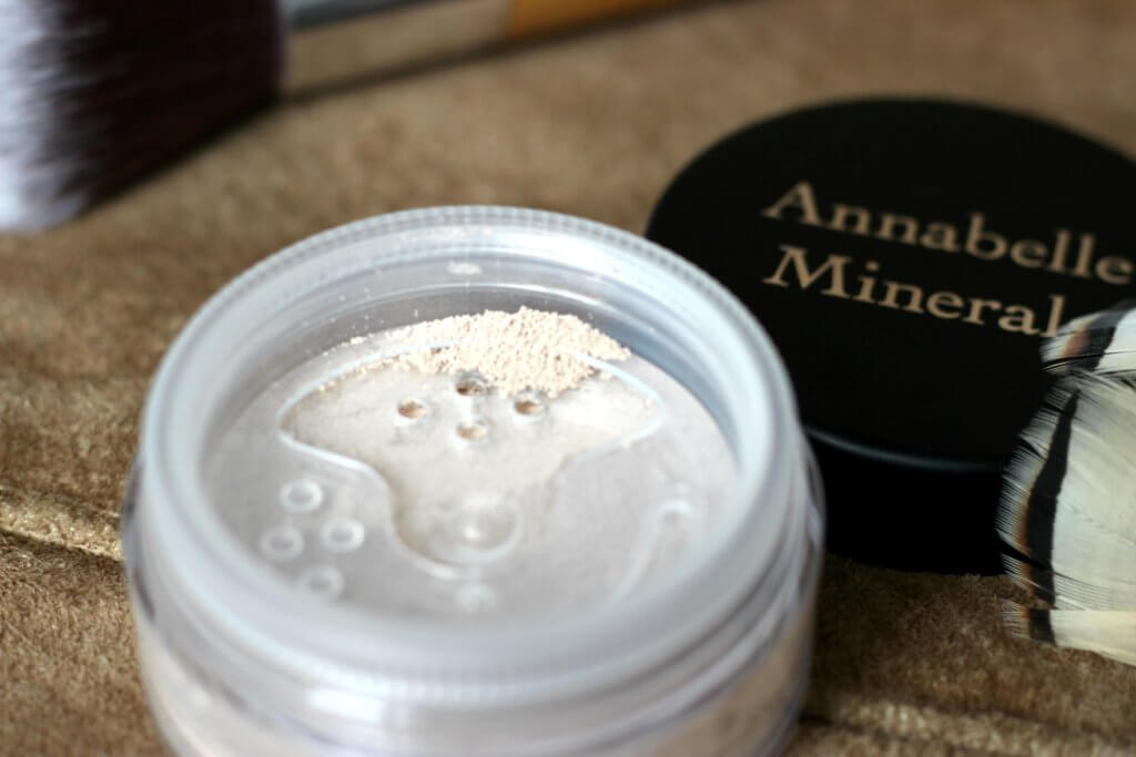 annabelle minerals mineralny make-up puder minerální natural fair bledula bledule bledý svetlý recenzia recenze